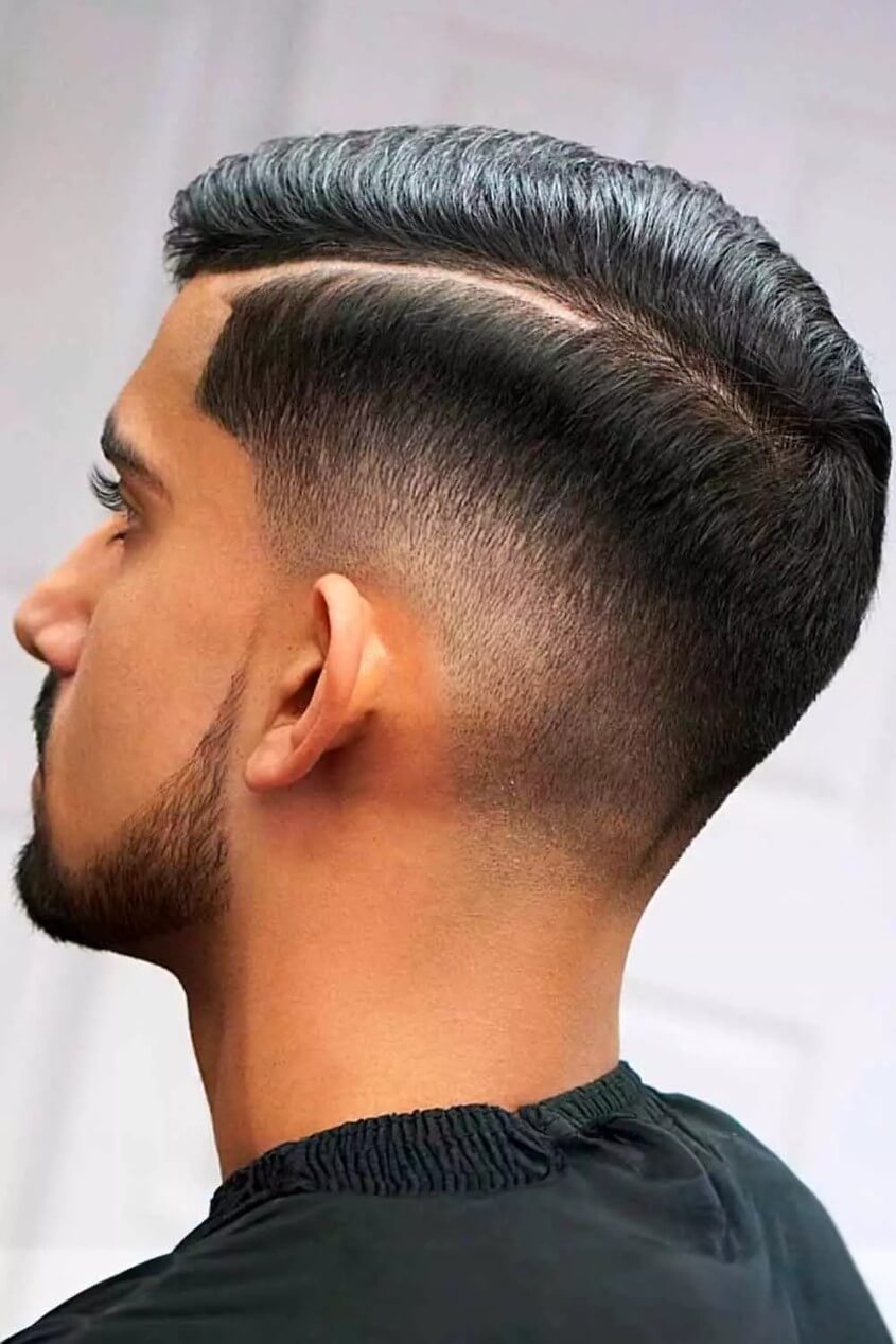 Ein klassischer Comb over Fade