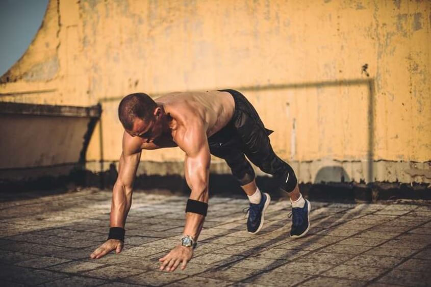 So machst Du einen Burpee für Anfänger